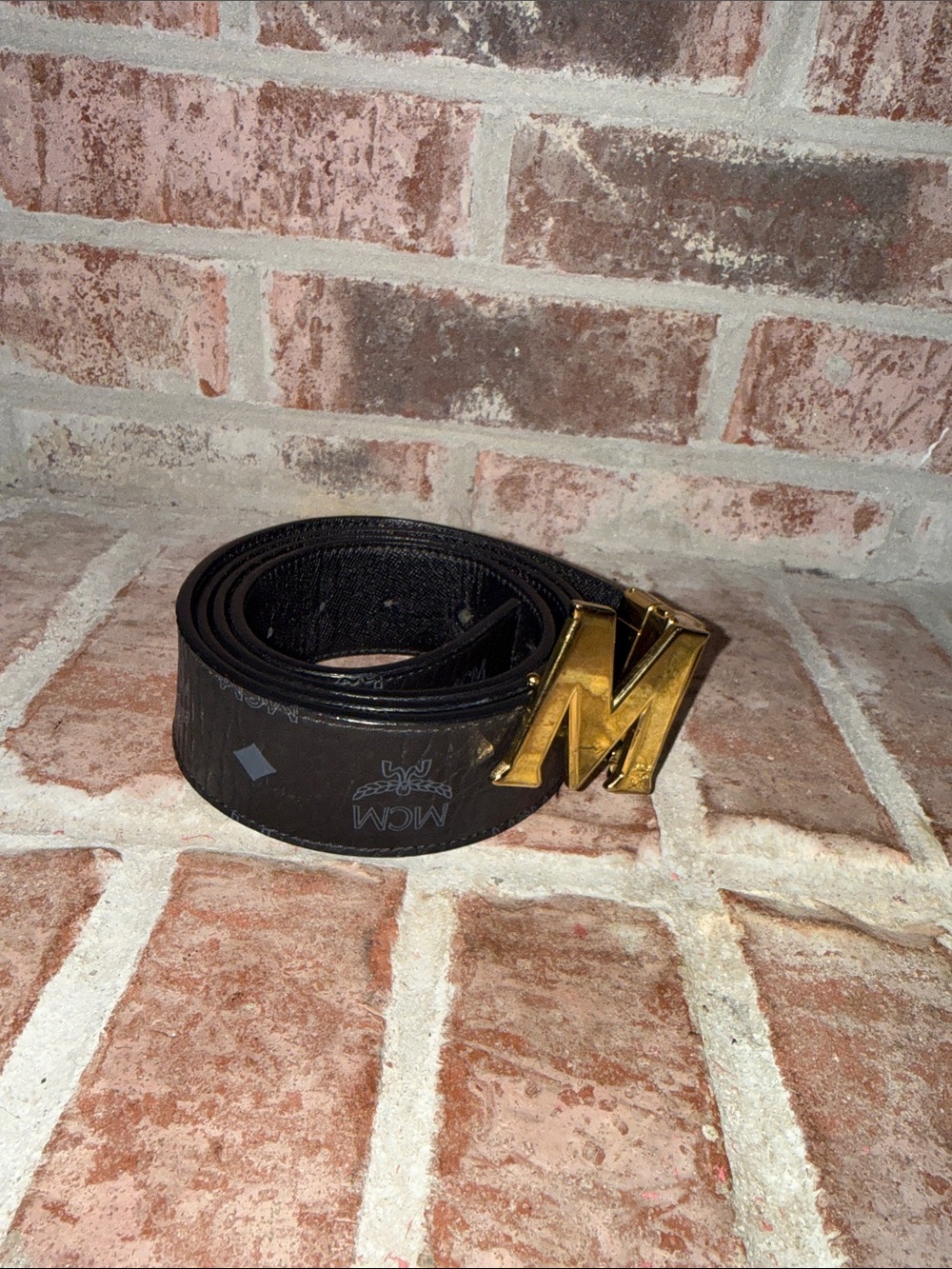 Mens MCM Black Leather Belt with Gold M Buckle size 50/125